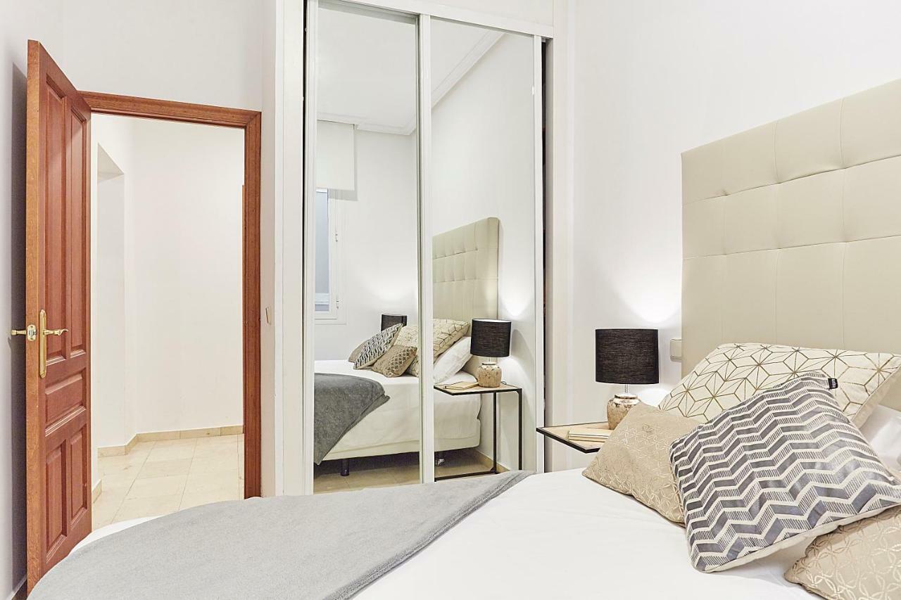Leeways Apartment Xxx In Gran Via Madrid Kültér fotó