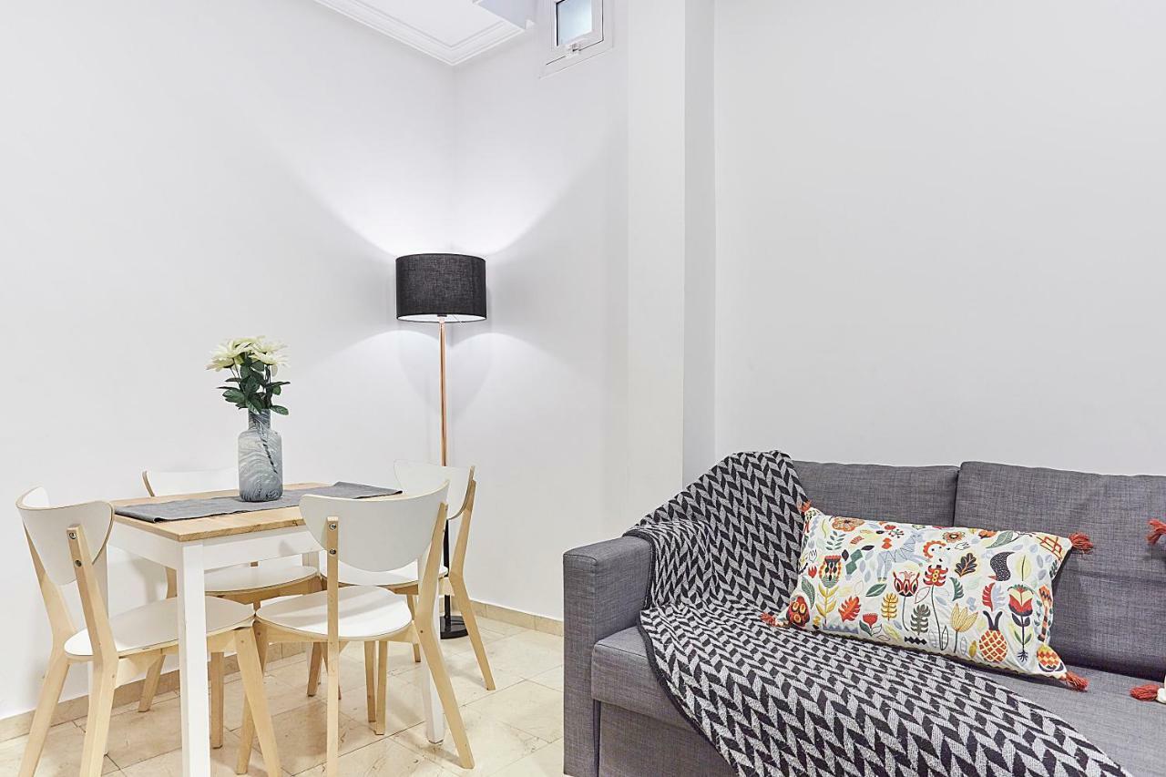 Leeways Apartment Xxx In Gran Via Madrid Kültér fotó